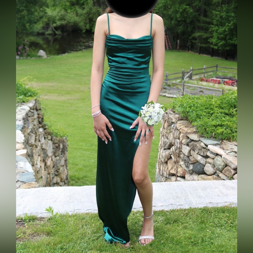 Emerald green prom dress